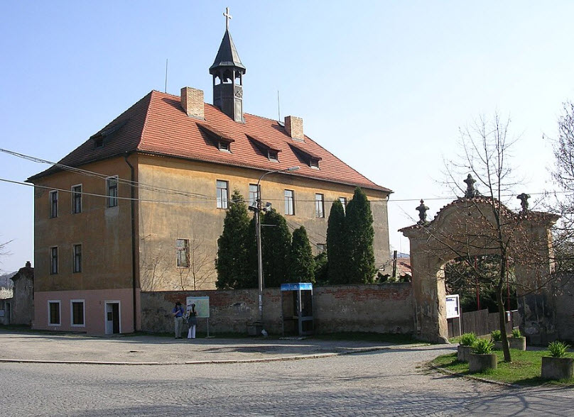 Zámek Hradištko pod Medníkem, Czech Republic (Czechia)